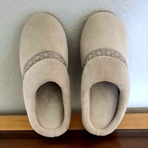 Women's ISOTONER Slippers SZ 8.5-9